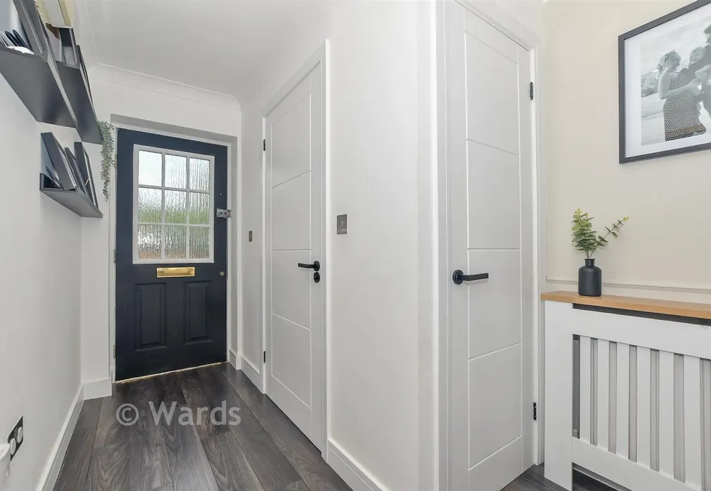 Entrance Hall - Kestrel Close, Kingsnorth, Ashford, Kent - Wards of Kent