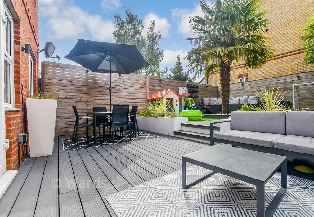 Patio / Decking - Kestrel Close, Kingsnorth, Ashford, Kent - Wards of Kent