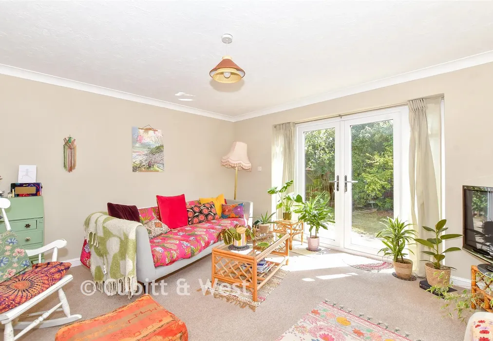Sitting Room - Oaks Close, Westergate, West Sussex - Wards of Kent