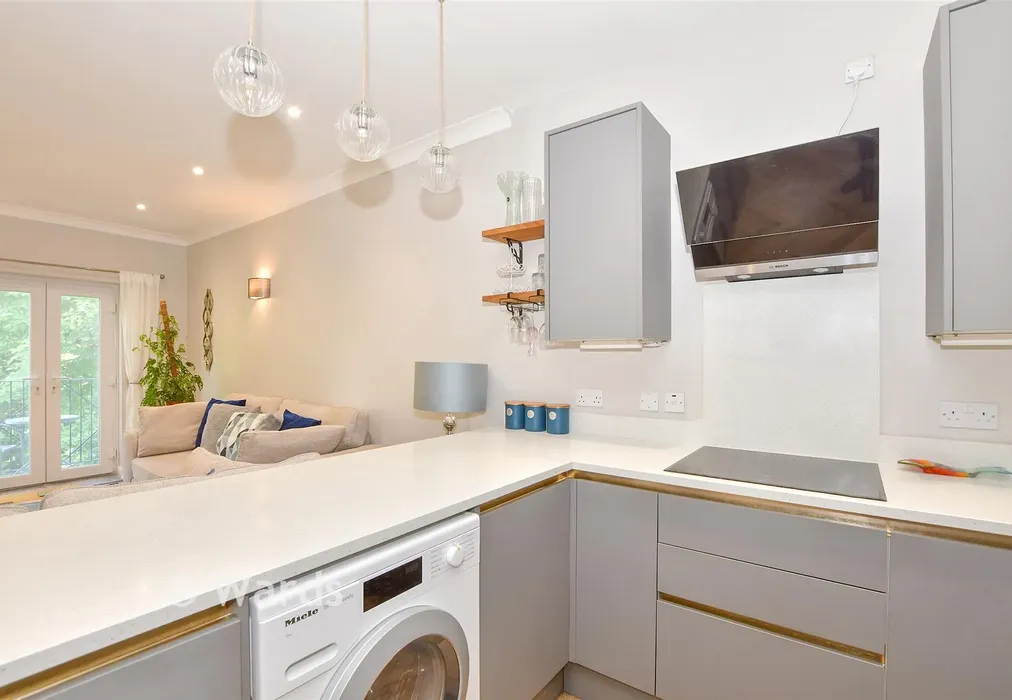 Kitchen - Mill Street, East Malling, Kent - Wards of Kent