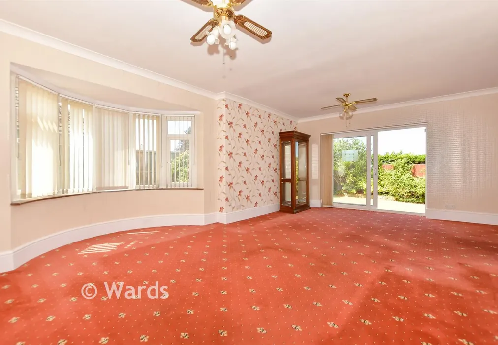Lounge - Cross Road, Birchington, Kent - Wards of Kent