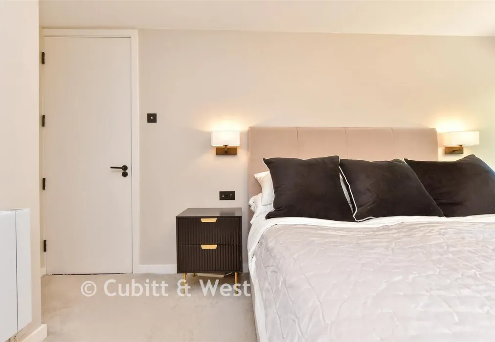 Internal Lifestyle Photograph - Langley Park Road, Sutton, Surrey - Wards of Kent