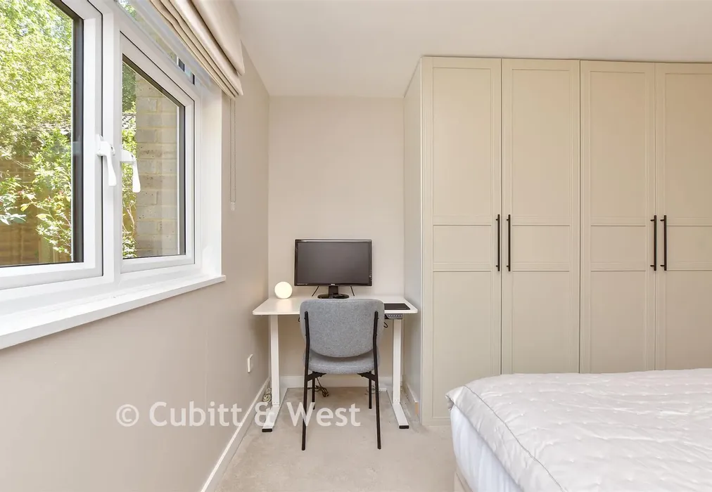 Internal Lifestyle Photograph - Langley Park Road, Sutton, Surrey - Wards of Kent