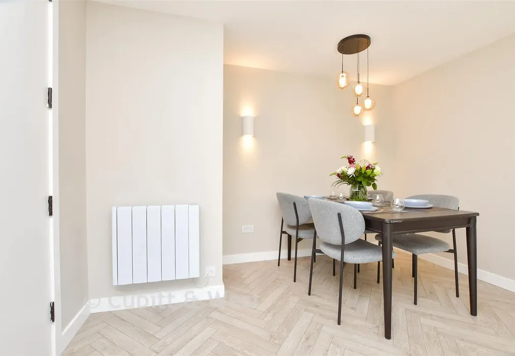 Lounge/Diner - Langley Park Road, Sutton, Surrey - Wards of Kent