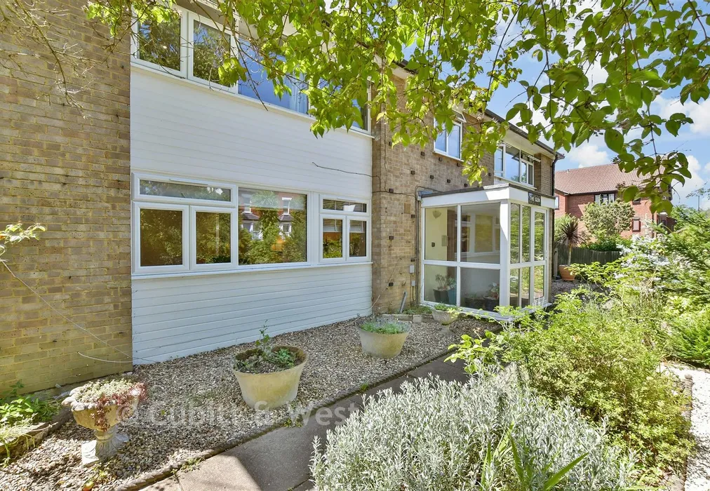 Front Garden - Langley Park Road, Sutton, Surrey - Wards of Kent