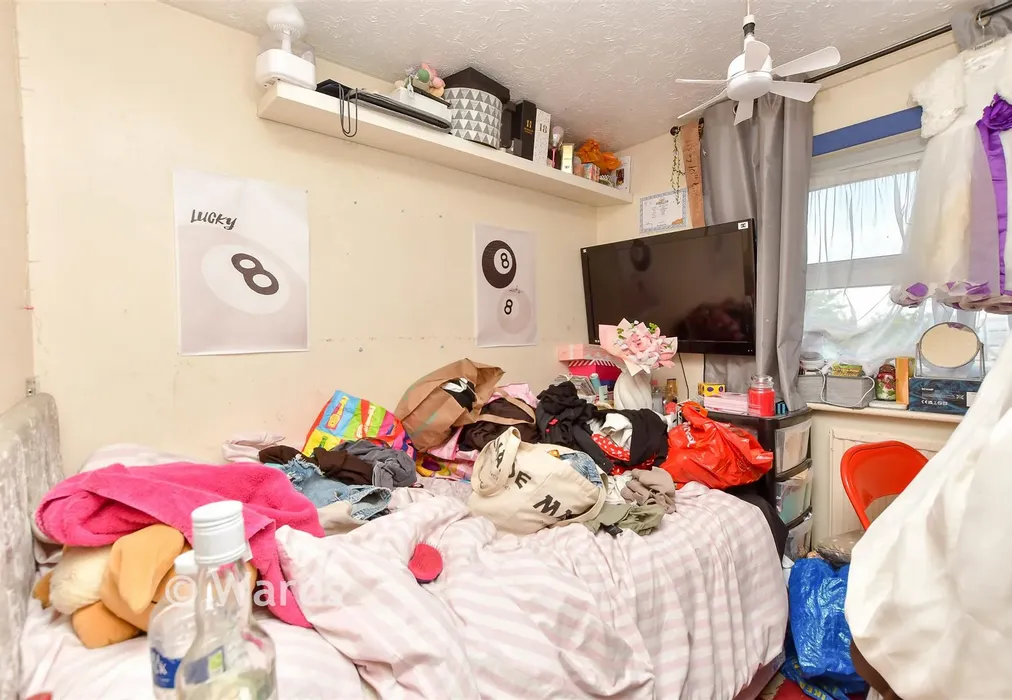 Bedroom 3 - Bysing Wood Road, Faversham, Kent - Wards of Kent