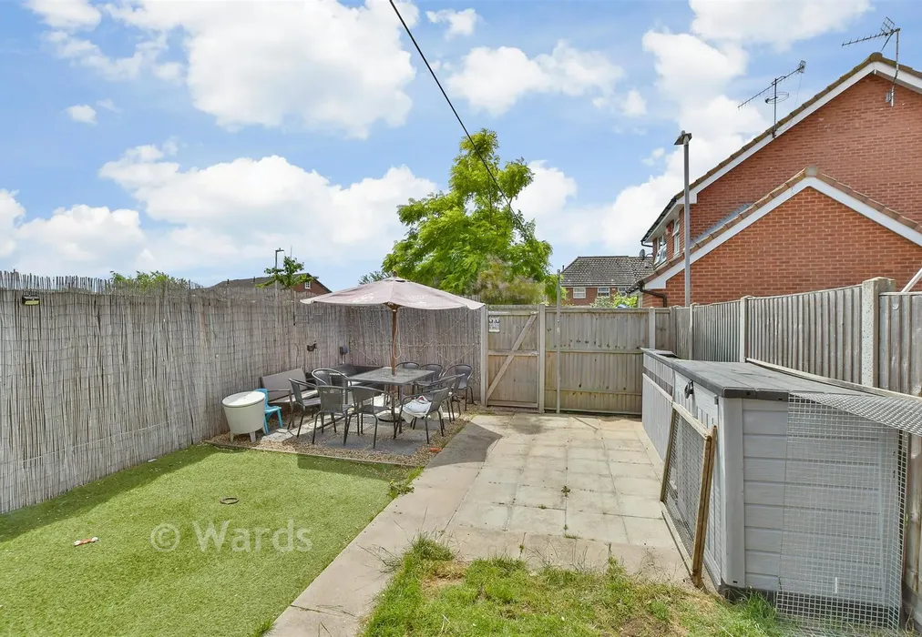 Rear Garden - Bysing Wood Road, Faversham, Kent - Wards of Kent