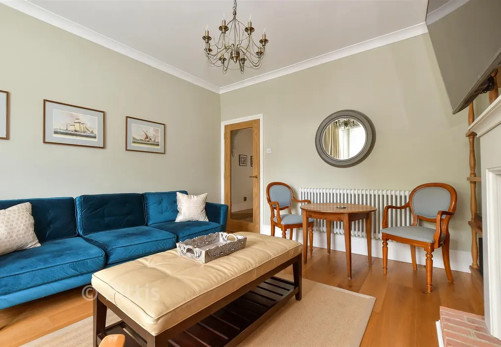 Living Room - Mill Hill Road, Cowes, Isle of Wight - Wards of Kent