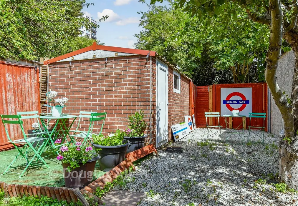 External Lifestyle Photograph - Wansford Road, Woodford Green, Essex - Wards of Kent