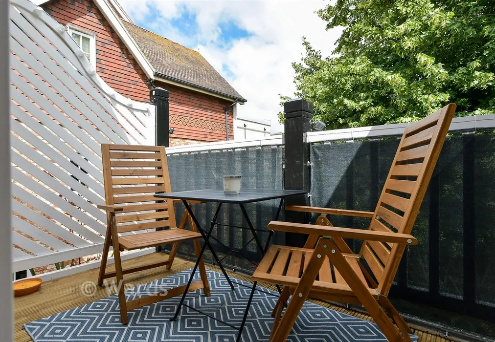 Balcony - College Square, Westgate-On-Sea, Kent - Wards of Kent