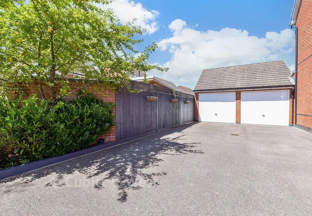 Driveway/Parking - Benjamin Gray Drive, Littlehampton, West Sussex - Wards of Kent