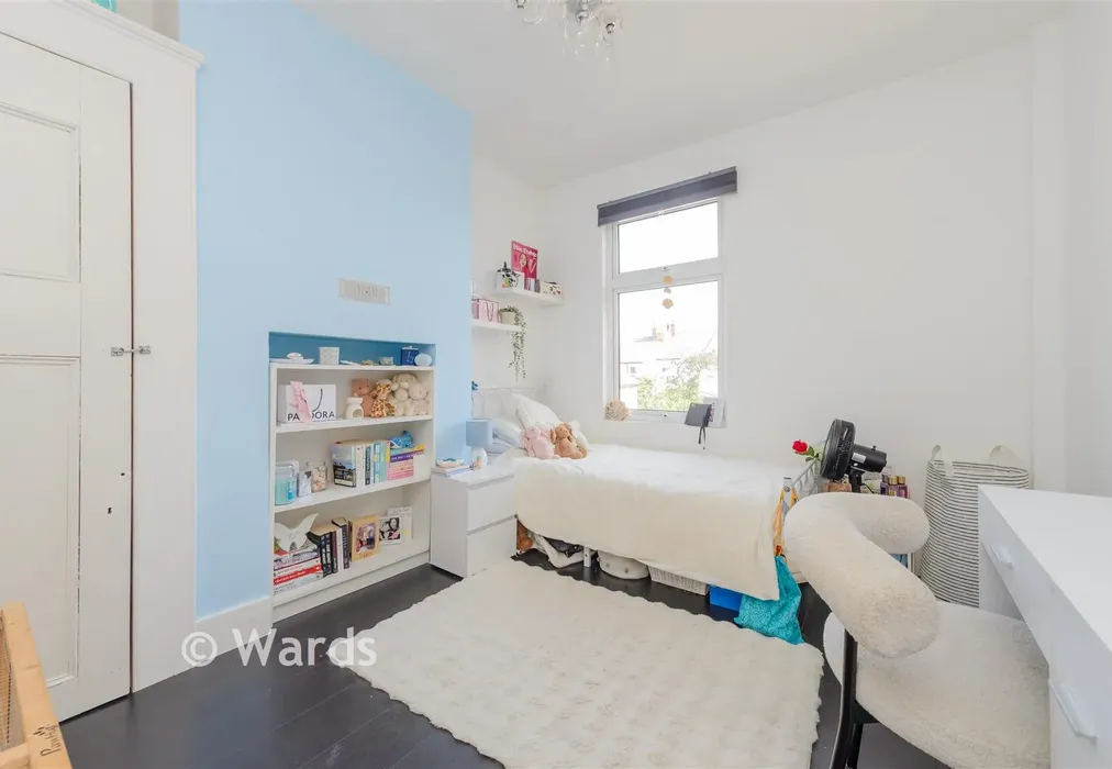 Bedroom 1 - Bartlett Road, Gravesend, Kent - Wards of Kent