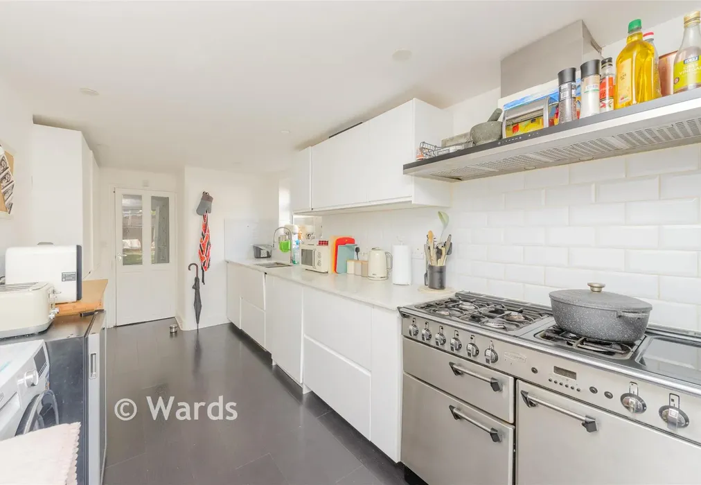 Kitchen - Bartlett Road, Gravesend, Kent - Wards of Kent