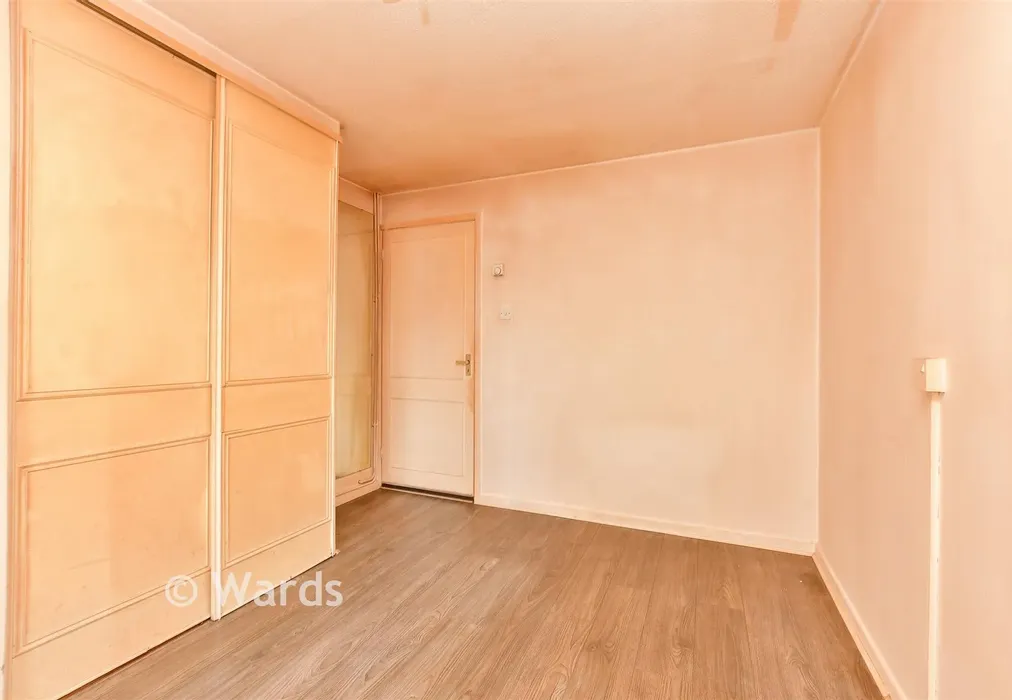 Bedroom 1 - Abbey Fields, Faversham, Kent - Wards of Kent
