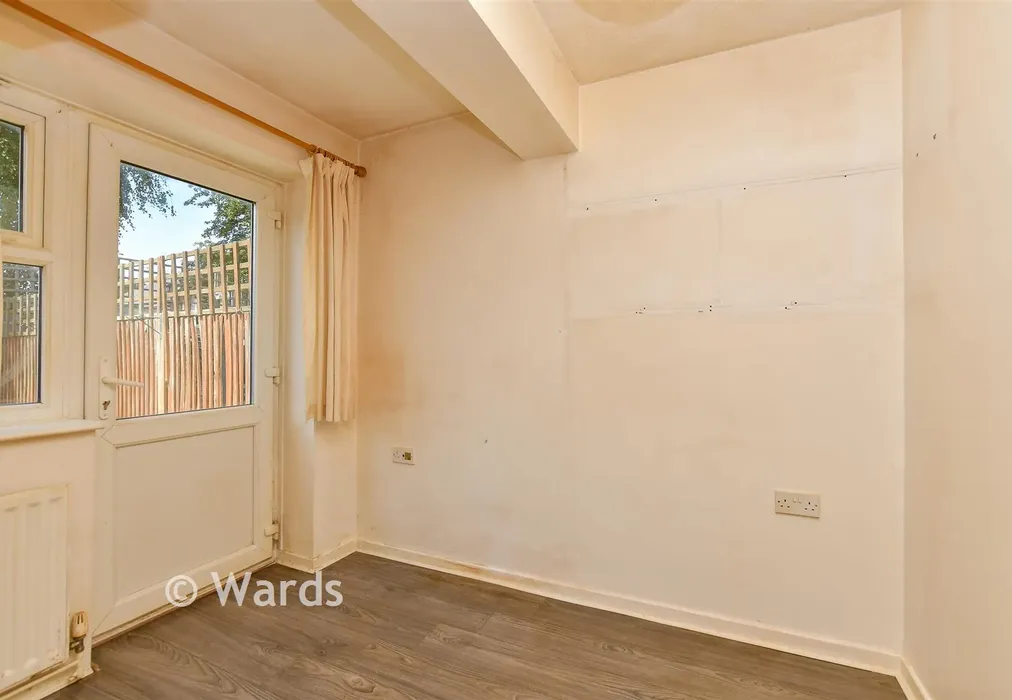 Bedroom 2 - Abbey Fields, Faversham, Kent - Wards of Kent