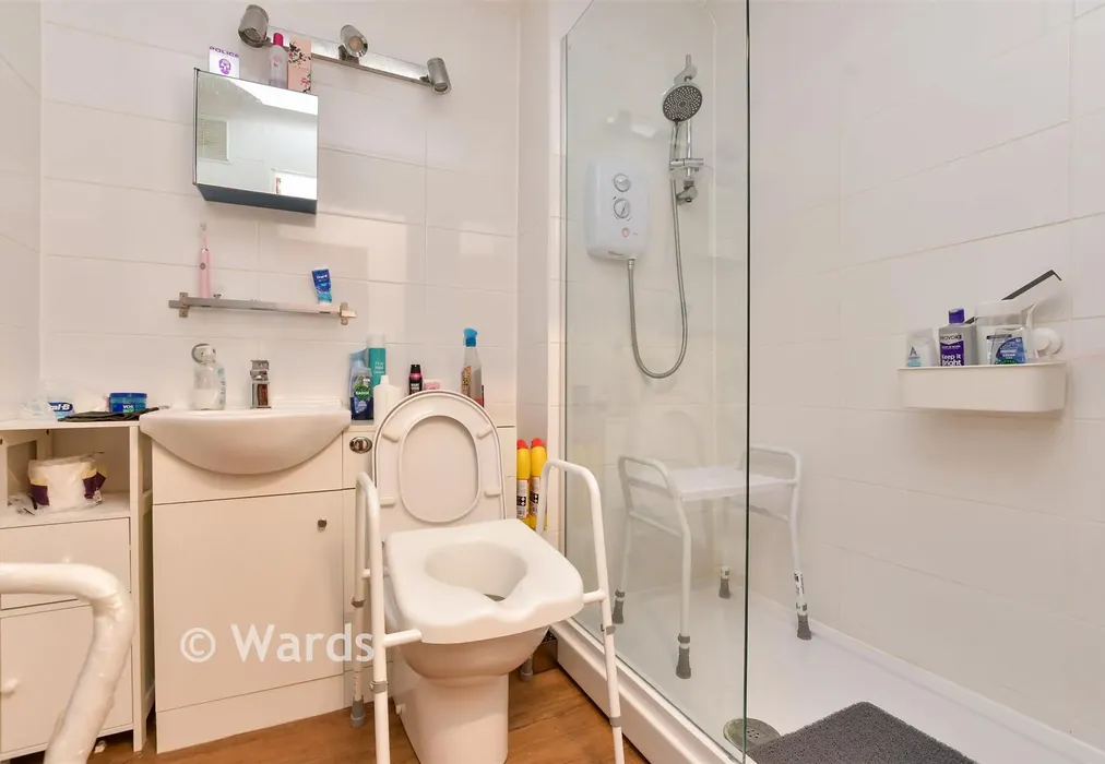 Shower Room - Wellington Crescent, Ramsgate, Kent - Wards of Kent