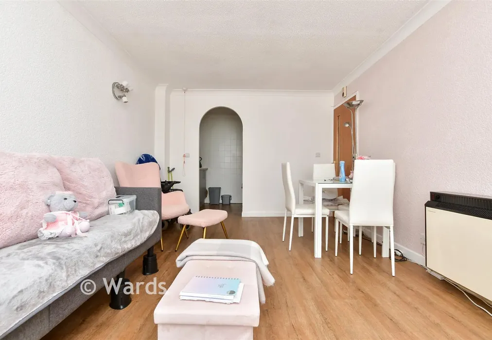 Lounge/Diner - Wellington Crescent, Ramsgate, Kent - Wards of Kent