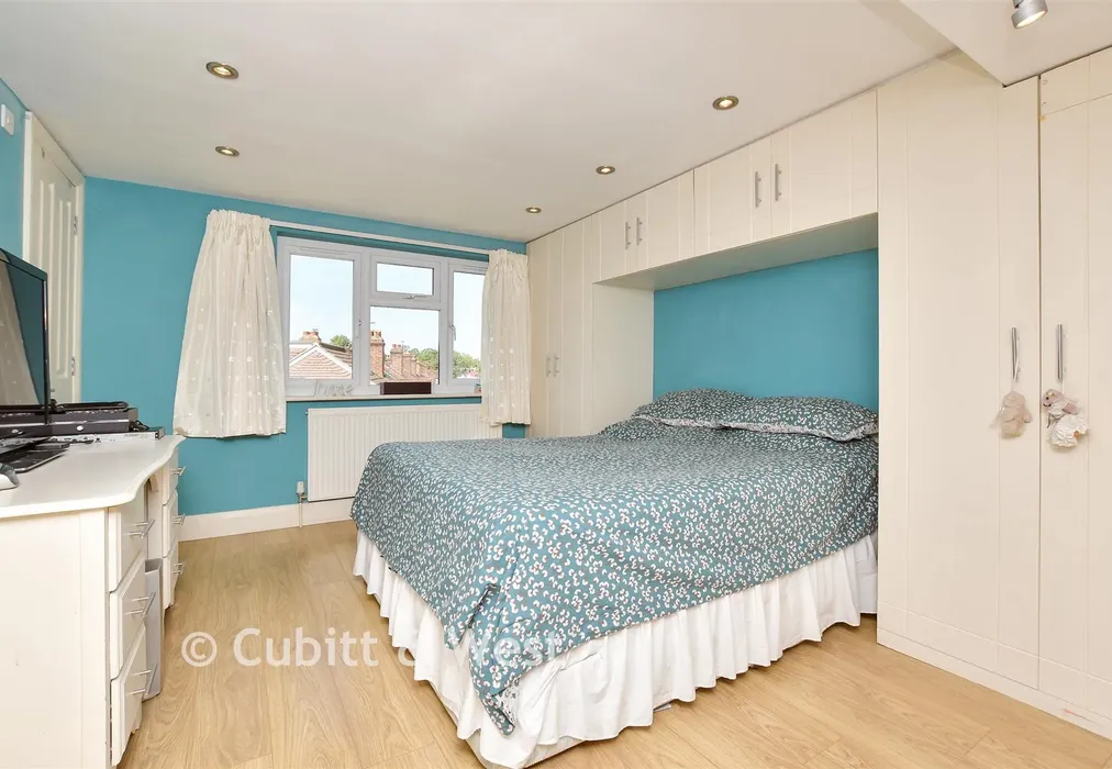 Bedroom 1 - London Road, Wallington, Surrey - Wards of Kent