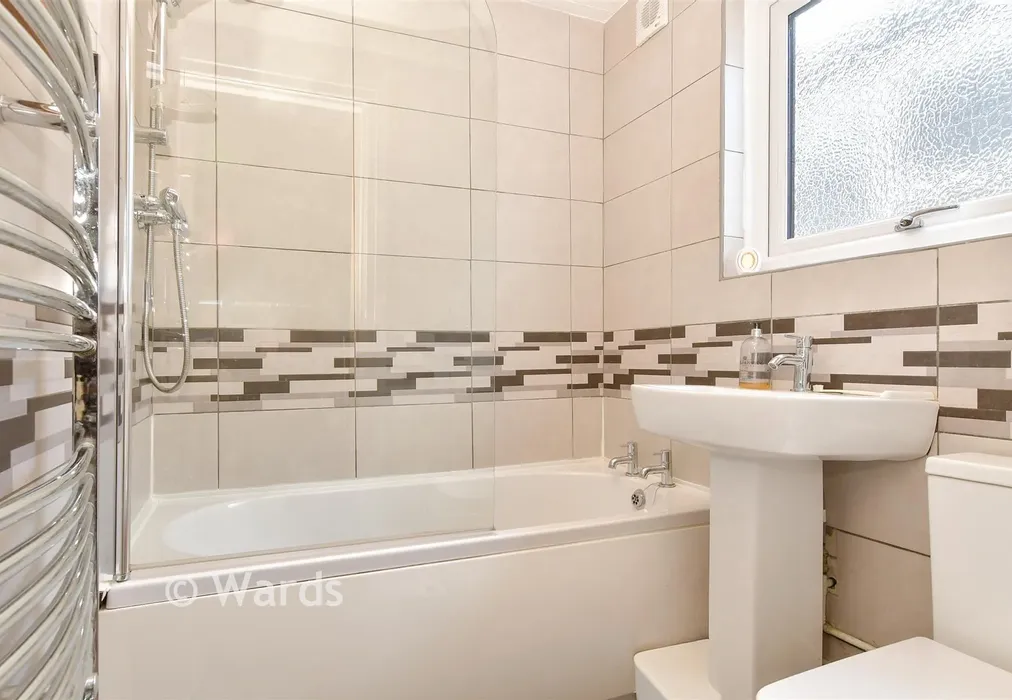 Bathroom - Albert Road, Chatham, Kent - Wards of Kent