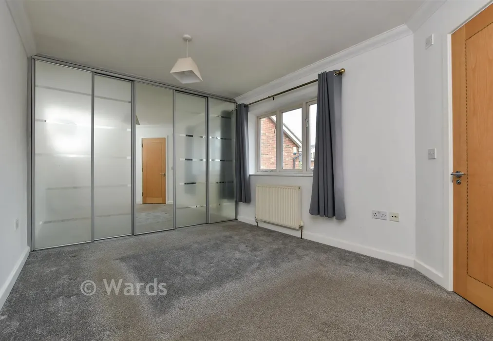 Bedroom 1 - Parish Close, Broadstairs, Kent - Wards of Kent