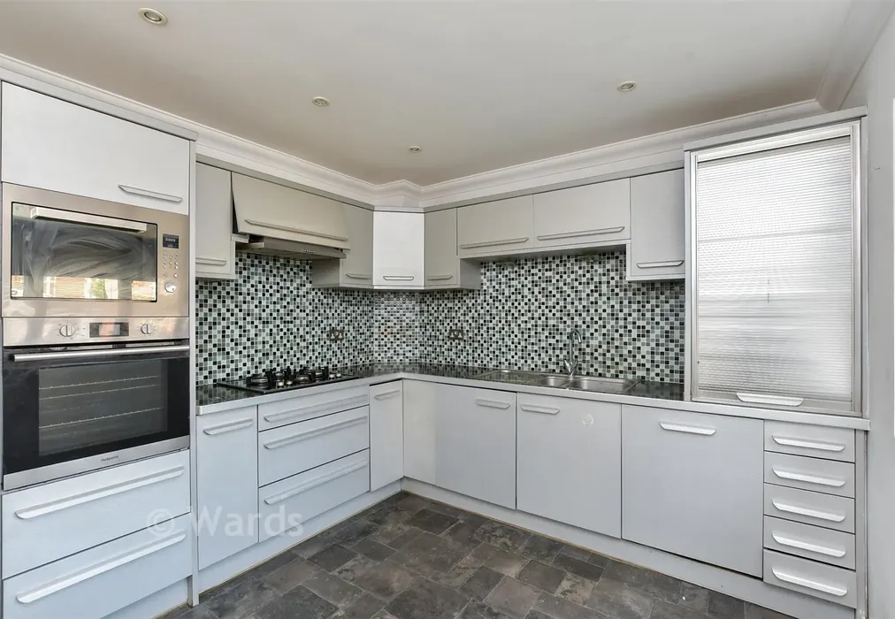 Kitchen - Parish Close, Broadstairs, Kent - Wards of Kent
