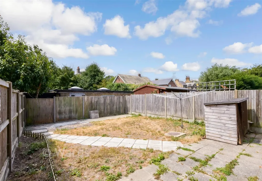 Rear Garden - Parish Close, Broadstairs, Kent - Wards of Kent