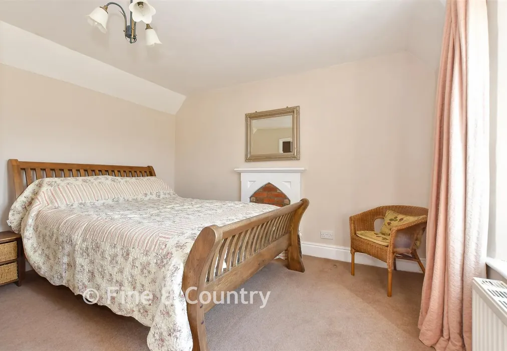 Bedroom 2 - Camp Road, Freshwater, Isle of Wight - Wards of Kent