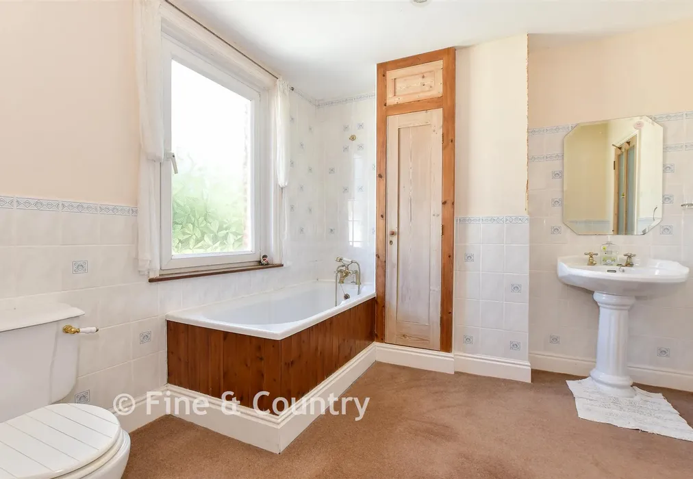 Bathroom - Camp Road, Freshwater, Isle of Wight - Wards of Kent