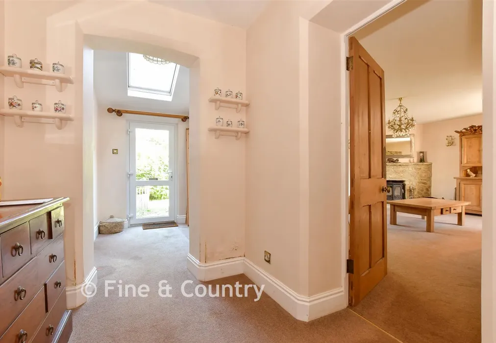 Internal Lifestyle Photograph - Camp Road, Freshwater, Isle of Wight - Wards of Kent