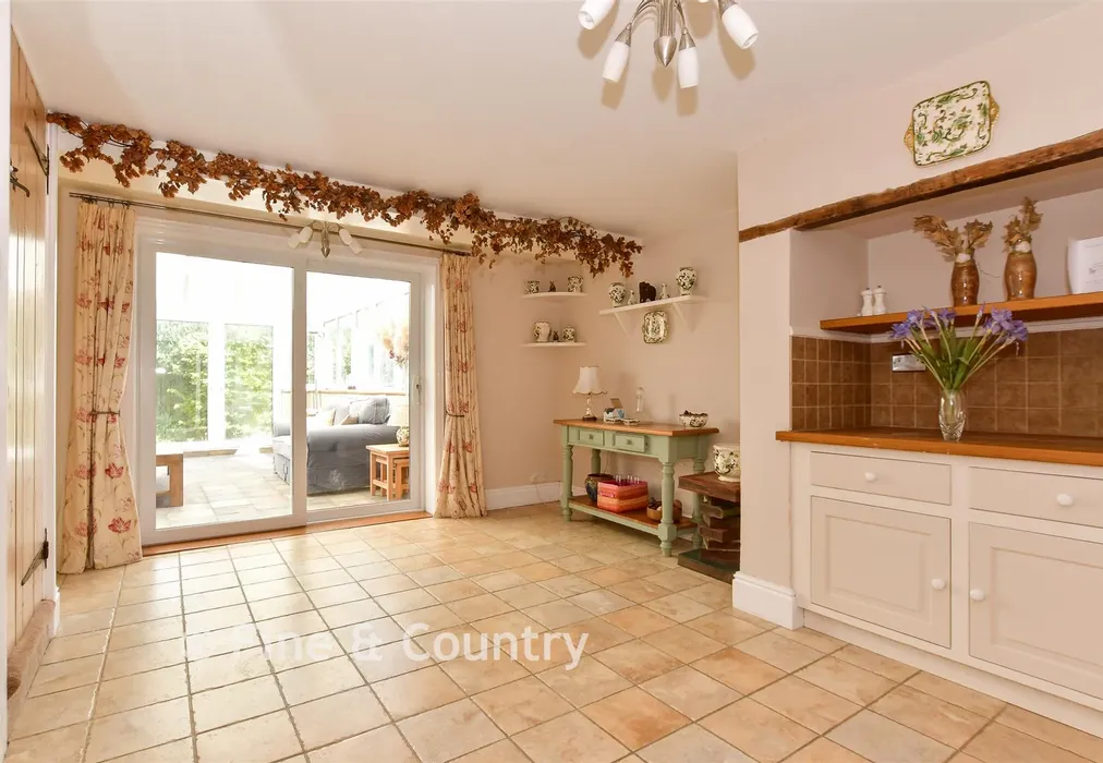 Dining Room - Camp Road, Freshwater, Isle of Wight - Wards of Kent