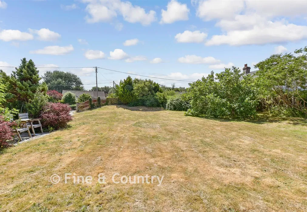 Front Garden - Camp Road, Freshwater, Isle of Wight - Wards of Kent