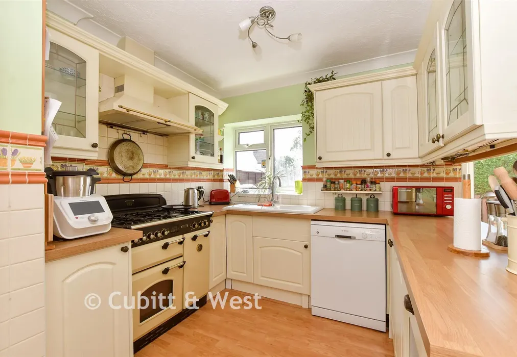Kitchen/Dining Room - Queen Street, Worthing, Sussex - Wards of Kent