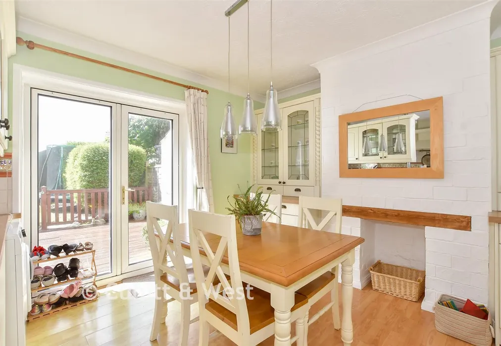 Kitchen/Dining Room - Queen Street, Worthing, Sussex - Wards of Kent