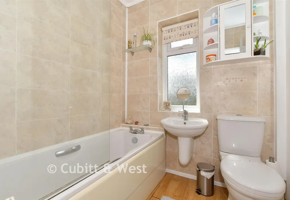 Bathroom - Queen Street, Worthing, Sussex - Wards of Kent