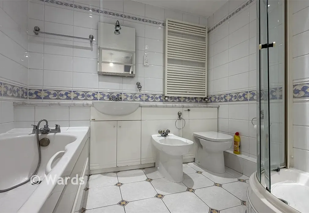 Bathroom NEW - Old Mill Close, Eynsford, Dartford, Kent - Wards of Kent
