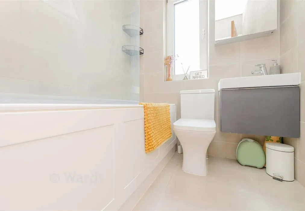 Bathroom - Lime Avenue, Northfleet, Kent - Wards of Kent