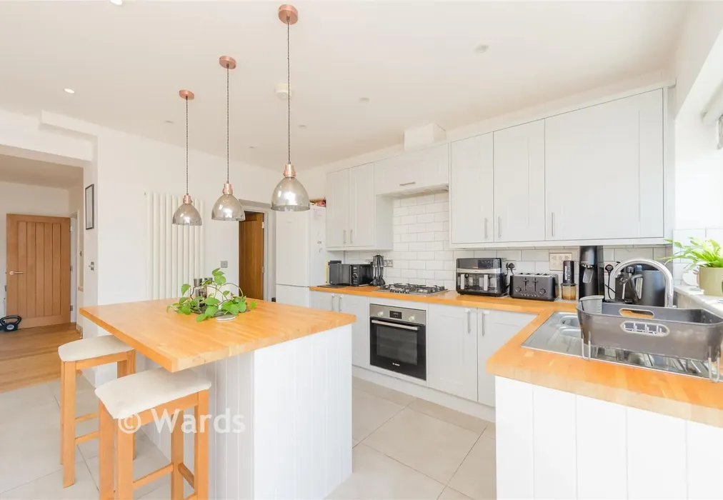 Kitchen - Lime Avenue, Northfleet, Kent - Wards of Kent