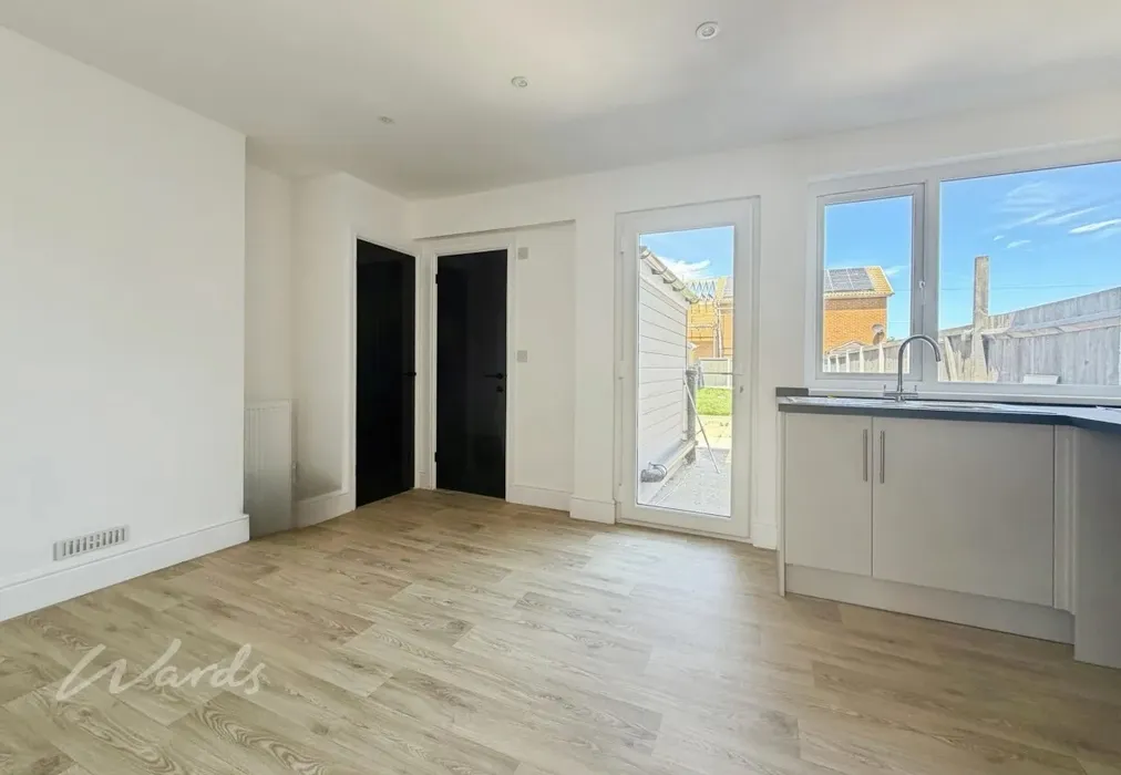 10 Dun kitchen a use - Dunstan Avenue Westgate-On-Sea CT8 - Wards of Kent