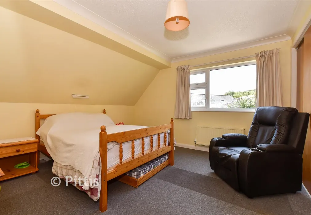 Bedroom 1 - Lowtherville Road, Ventnor, Isle of Wight - Wards of Kent