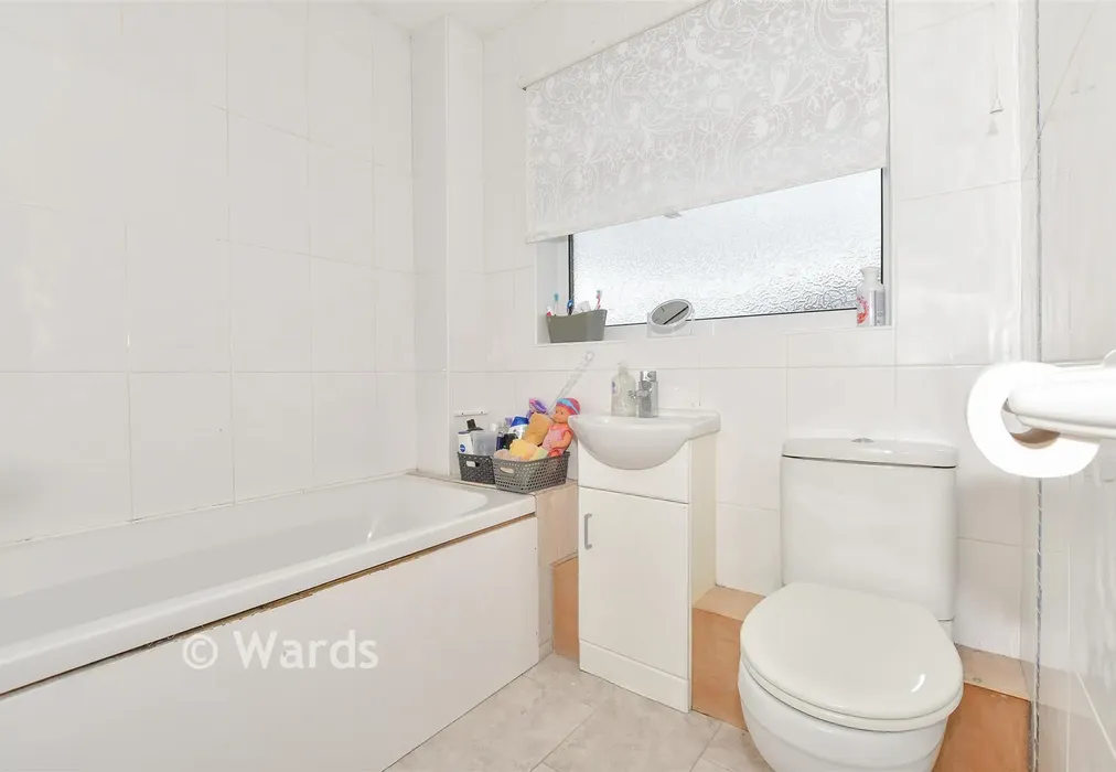 Bathroom - Strangford Place, Herne Bay, Kent - Wards of Kent