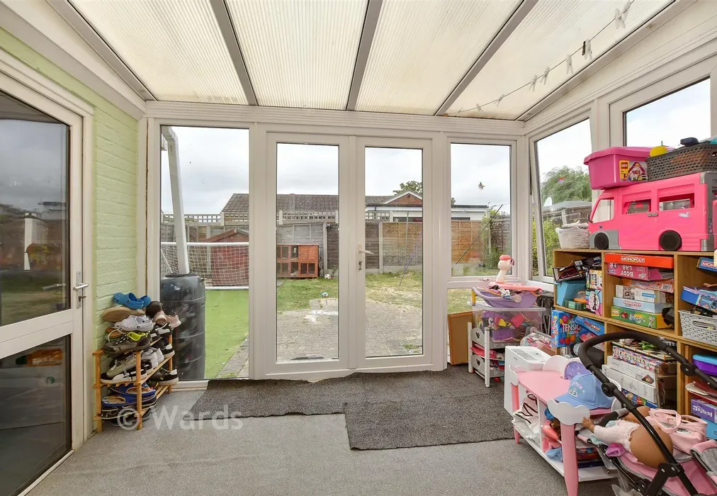 Conservatory - Strangford Place, Herne Bay, Kent - Wards of Kent