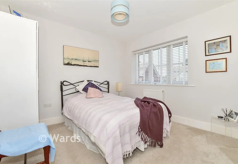 Bedroom 5 - Smith Way, Headcorn, Ashford, Kent - Wards of Kent