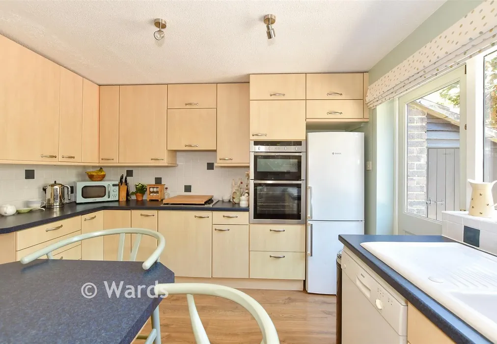 Kitchen - Little Meadow, Upper Harbledown, Canterbury, Kent - Wards of Kent