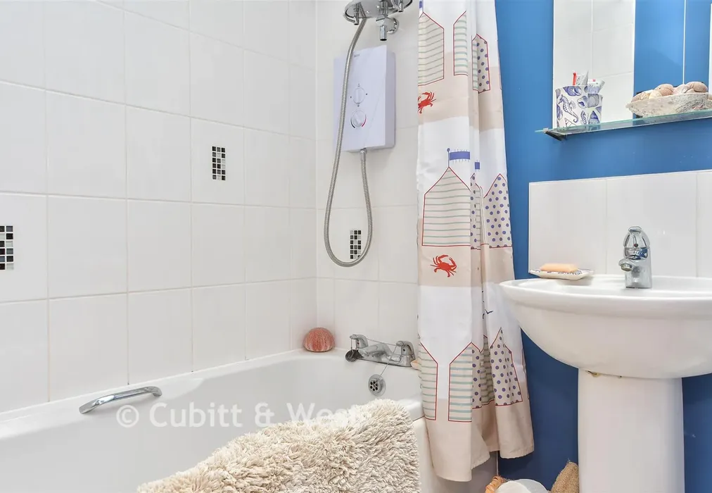 Internal Lifestyle Photograph - Lidsey Lane, Bognor Regis, West Sussex - Wards of Kent