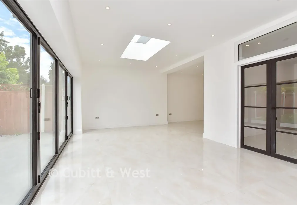 Kitchen/Diner - Cobham Road, Leatherhead, Surrey - Wards of Kent