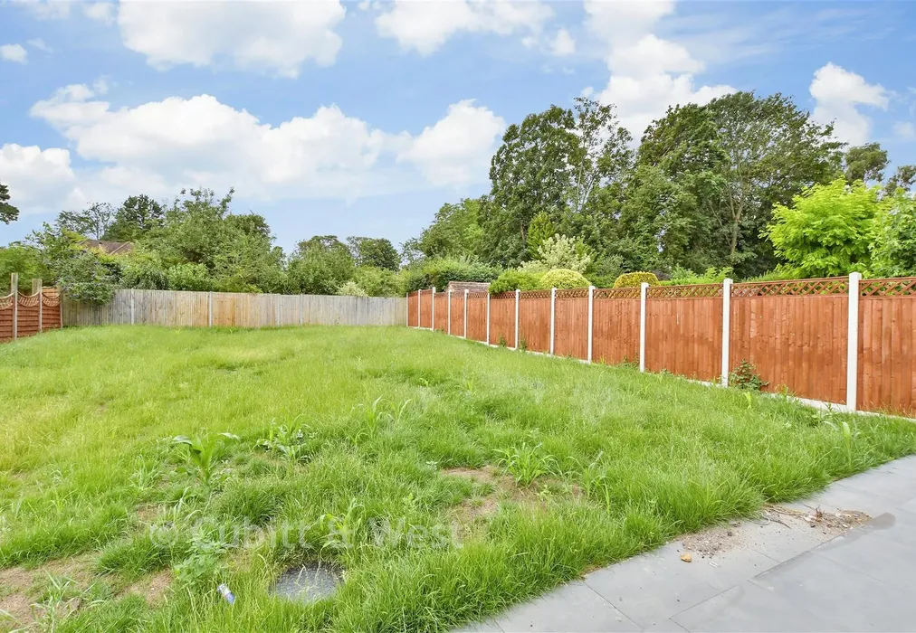 Rear Garden - Cobham Road, Leatherhead, Surrey - Wards of Kent
