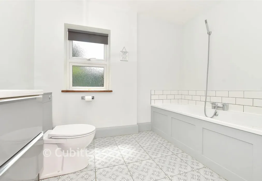 Bathroom - Rowplatt Lane, Felbridge, West Sussex - Wards of Kent