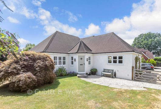Rowplatt Lane, Felbridge, West Sussex - Wards of Kent