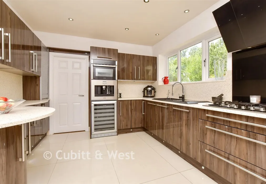 Kitchen - Brighton Road, Tadworth, Surrey - Wards of Kent