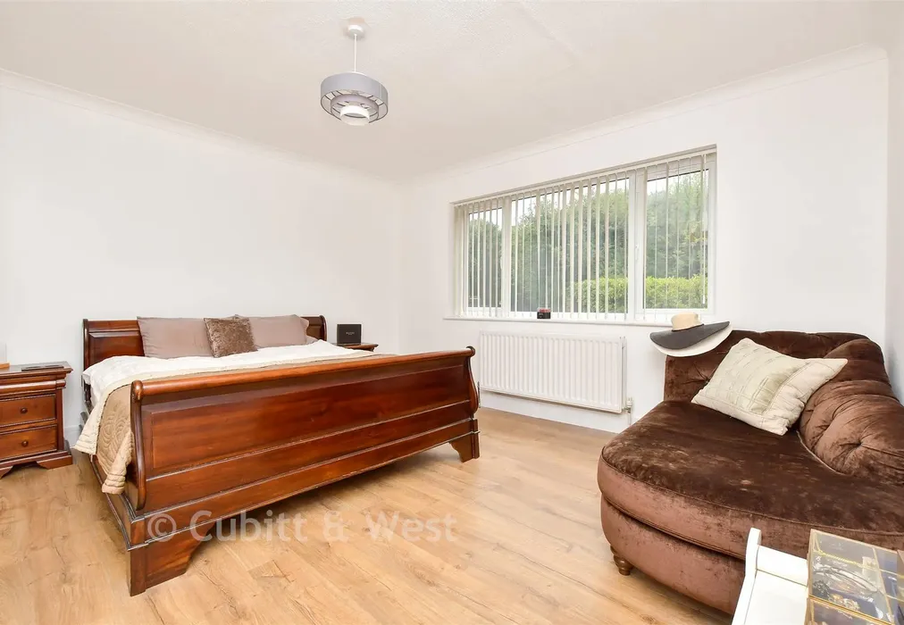 Bedroom 1 - Brighton Road, Tadworth, Surrey - Wards of Kent
